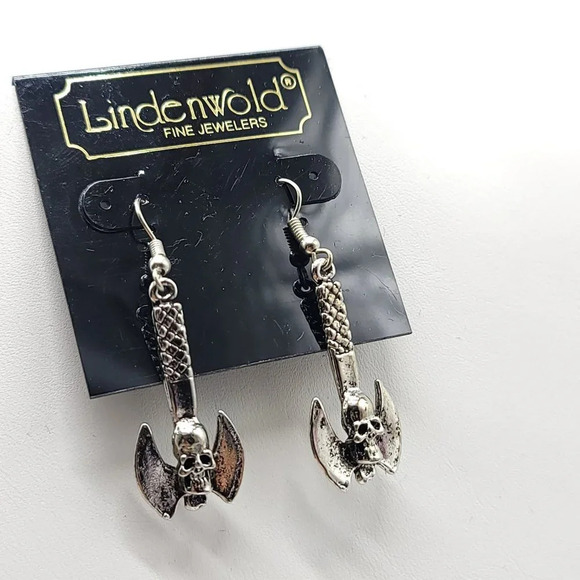 Lindenwold Siver Tone Gothic Executioners Axe Skull Dangle Earrings Hall… - Picture 3 of 4